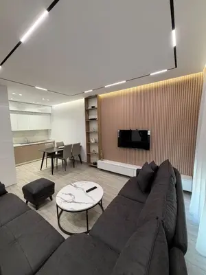 Appartamento 1+1 in affitto a Stacioni i Trenit, Tirana, 70 m². Foto 1 di 7
