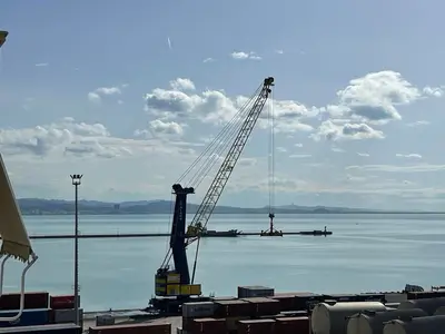 Apartament 1+1 me qera në Porti i Durrësit, Durrës, 75 m². Foto 1 nga 11