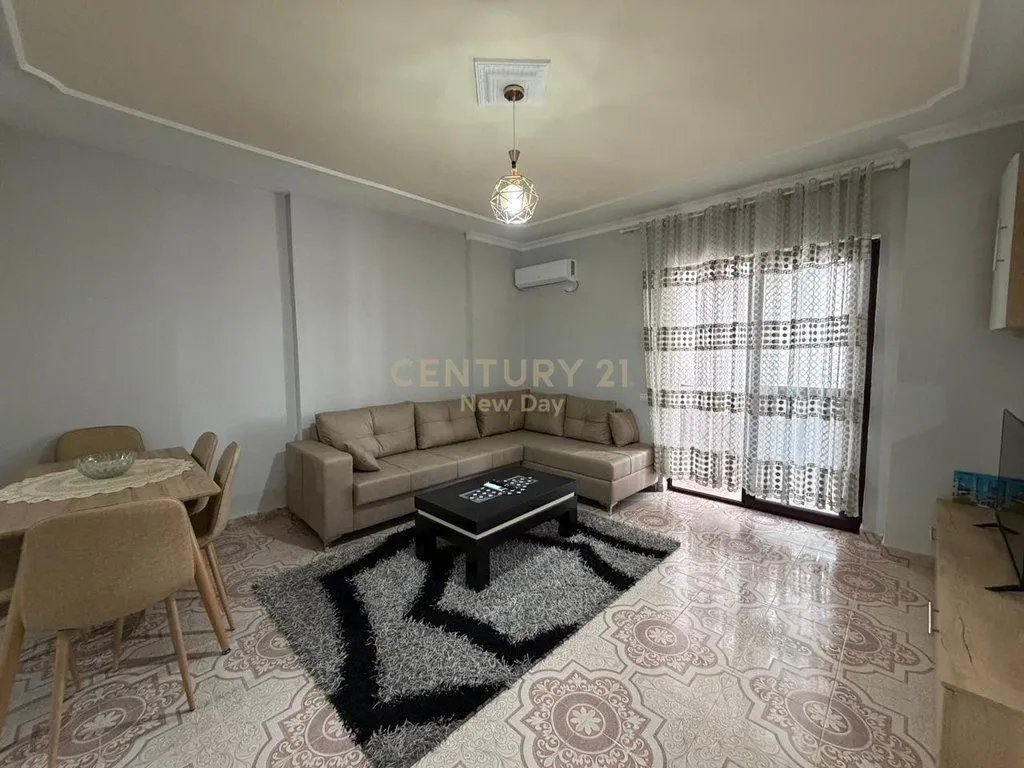 Appartamento 2+1 in affitto a Tregu Perditshem i Fruta Perimeve, Durazzo, 100 m². Foto 1 di 6