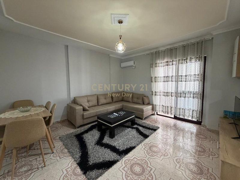 Apartament 2+1 me qera në Tregu Perditshem i Fruta Perimeve, Durrës, 100 m²