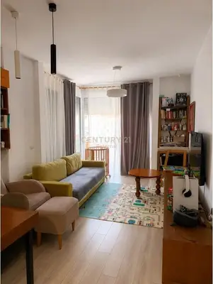 Apartament 1+1 me qera në Lulishtja 1 Maji, Tiranë, 75 m². Foto 2 nga 5