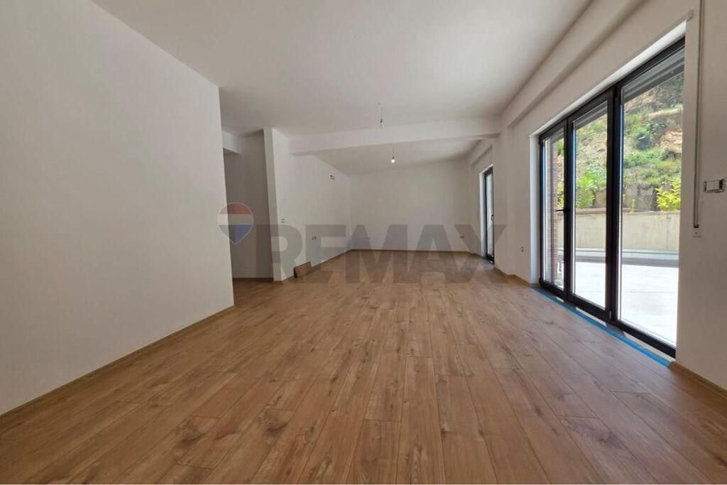 Apartament në shitje në Kodra e Diellit, Tiranë, 257 m². Foto 2 nga 3