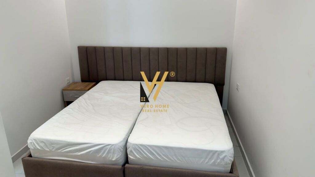 Apartament 1+1 me qera në Rruga 5 Maji, Tiranë, 55 m². Foto 2 nga 3