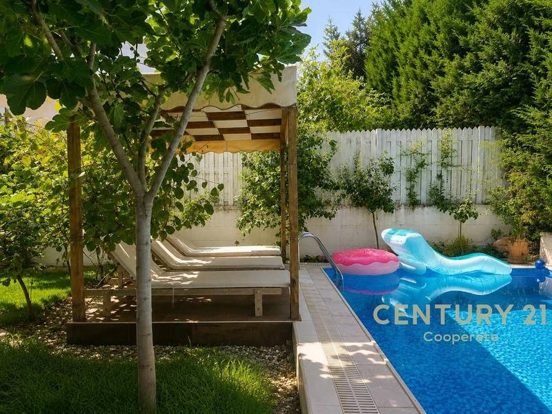 Villa in vendita a Shaban Aga "Vishnje", Tirana, 334 m²