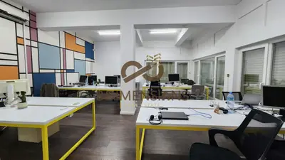 Ufficio in affitto a Blloku, Tirana, 900 m². Foto 1 di 12