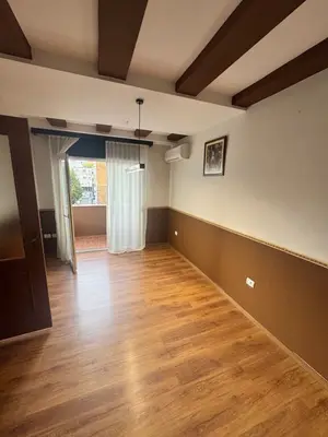 Zyrë me qera në Bulevardi Gjergj Fishta, Tiranë, 130 m². Foto 8 nga 8