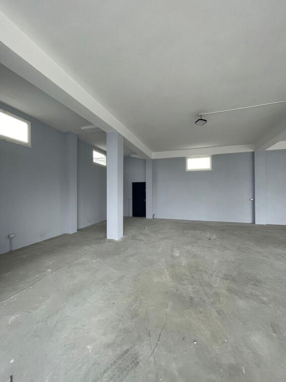 Magazinë në shitje në Sukth, Durrës, 1 200 m². Foto 3 nga 12