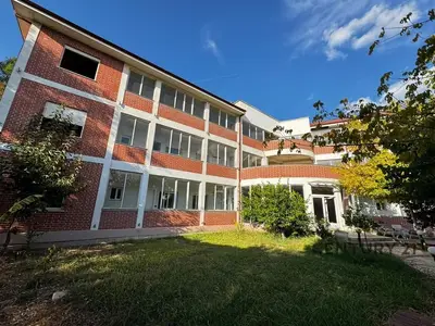 Locale commerciale in affitto a Linzë, Tirana, 900 m². Foto 5 di 7