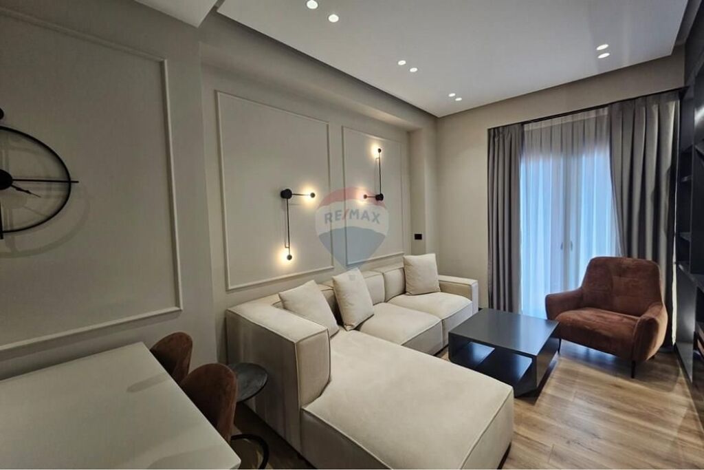 Apartment for rent in Rruga e Kavajës, Tirana, 74 m²