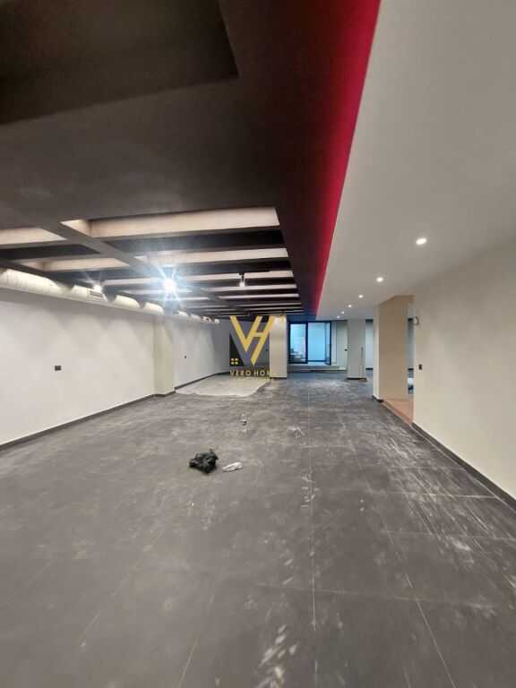 Ambient biznesi me qera në Pallati me Shigjeta, Tiranë, 250 m². Foto 1 nga 3
