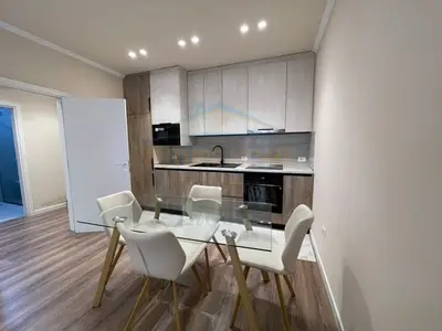Apartament 1+1 me qera në Liqeni i Thatë, Tiranë, 72 m². Foto 2 nga 6