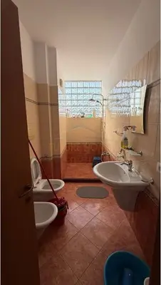 Appartamento 2+1 in affitto a Qendër, Durazzo, 117 m². Foto 6 di 6