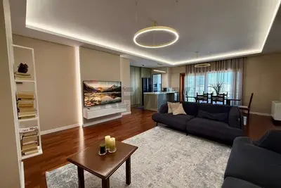 Apartament 3+1 me qera në Liceu Artistik Jordan Misja, Tiranë, 150 m². Foto 5 nga 8