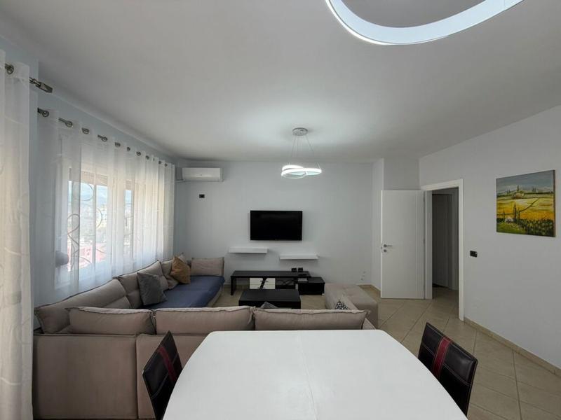 Apartament 2+1 me qera në Rruga Qemal Stafa, Tiranë, 103 m². Foto 4 nga 12