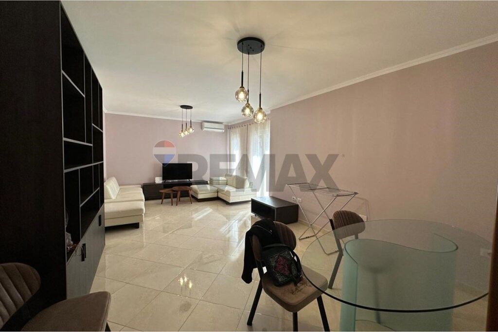Apartment for sale in 21 Dhjetori, Tirana, 120 m². Photo 2 of 3