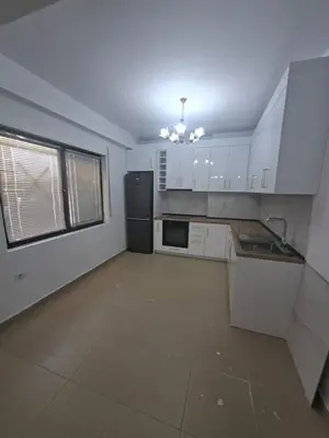 Apartament 2+1 me qera në Kodra e Diellit, Tiranë, 100 m². Foto 3 nga 6