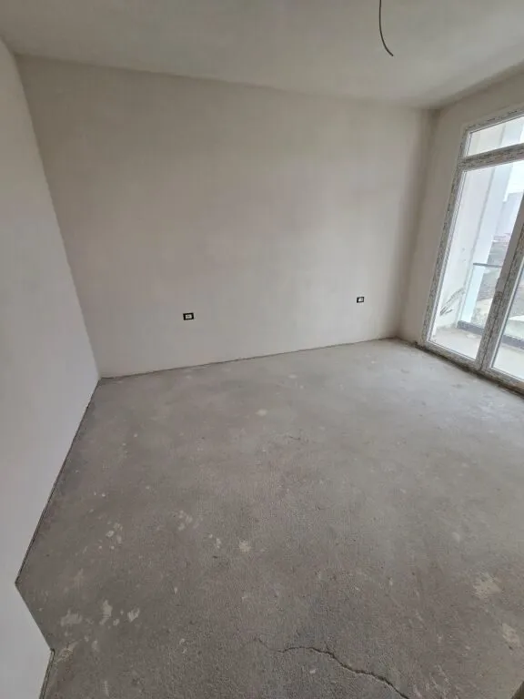 Apartament 3+1 në shitje në Rruga Karl Gega, Tiranë, 141 m². Foto 1 nga 7