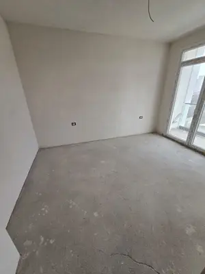 Apartament 3+1 në shitje në Rruga Karl Gega, Tiranë, 141 m². Foto 1 nga 7