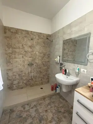 Appartamento 3+1 in affitto a 21 Dhjetori, Tirana, 100 m². Foto 4 di 12