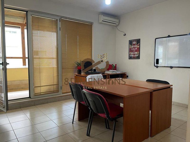 Zyrë garsoniere me qera në Don Bosko, Tiranë, 140 m². Foto 2 nga 12