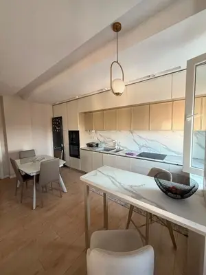 Appartamento 3+1 in vendita a Rruga Mihal Grameno, Tirana, 125 m². Foto 1 di 12