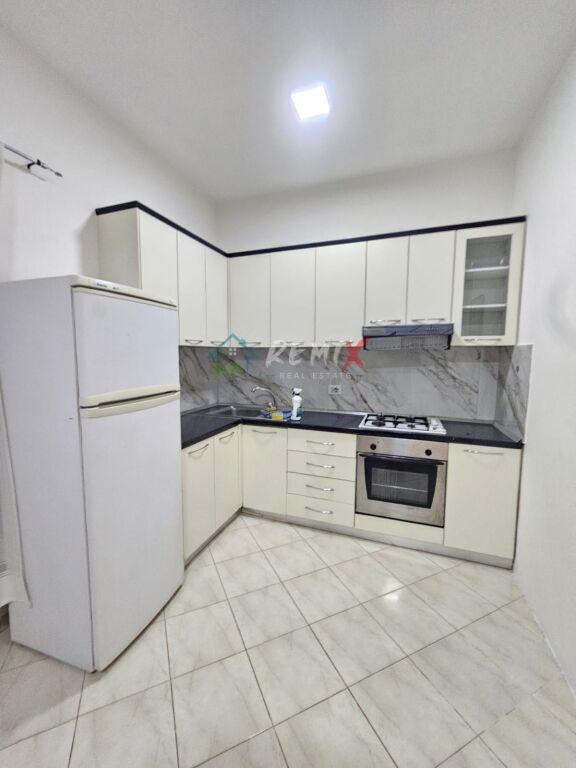 Appartamento 1+1 in affitto a Rruga Sulejman Pitarka, Durazzo, 70 m²