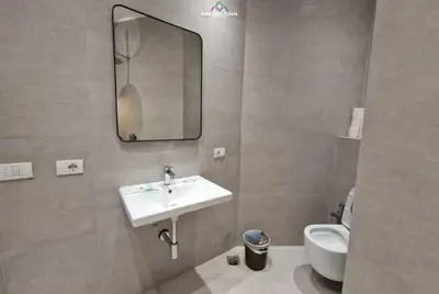 Ufficio in affitto a Rruga Qemal Stafa, Tirana, 135 m². Foto 5 di 6