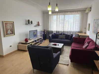 Apartament 2+1 me qera në Blloku, Tiranë, 146 m². Foto 1 nga 10
