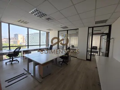 Negozio in affitto a Rruga e Elbasanit, Tirana, 330 m². Foto 2 di 5