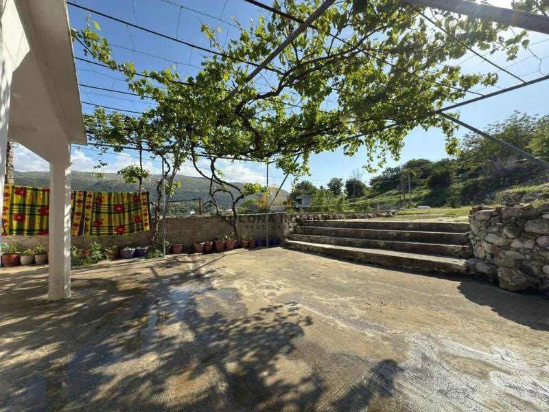 Casa indipendente in vendita a Kanine, Valona, 60 m²