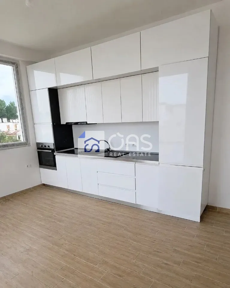 Apartament 1+1 me qera në Astir, Tiranë, 110 m². Foto 1 nga 1