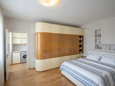 Apartament 3+1 në shitje në Rruga Dritan Hoxha, Tiranë, 141 m². Foto 9 nga 10
