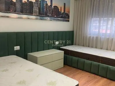 Apartament 2+1 me qera në Petro Nini Luarasi, Tiranë, 120 m². Foto 3 nga 11