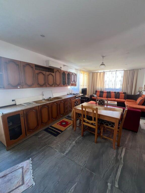 Shtëpi private 2+1 me qera në Durres ish kenet, Durrës, 79 m²