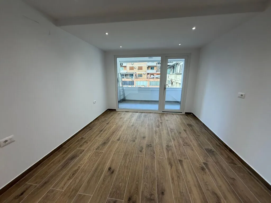 Apartment 1+1 for sale in Stacioni i Trenit, Tirana, 63 m². Photo 1 of 7