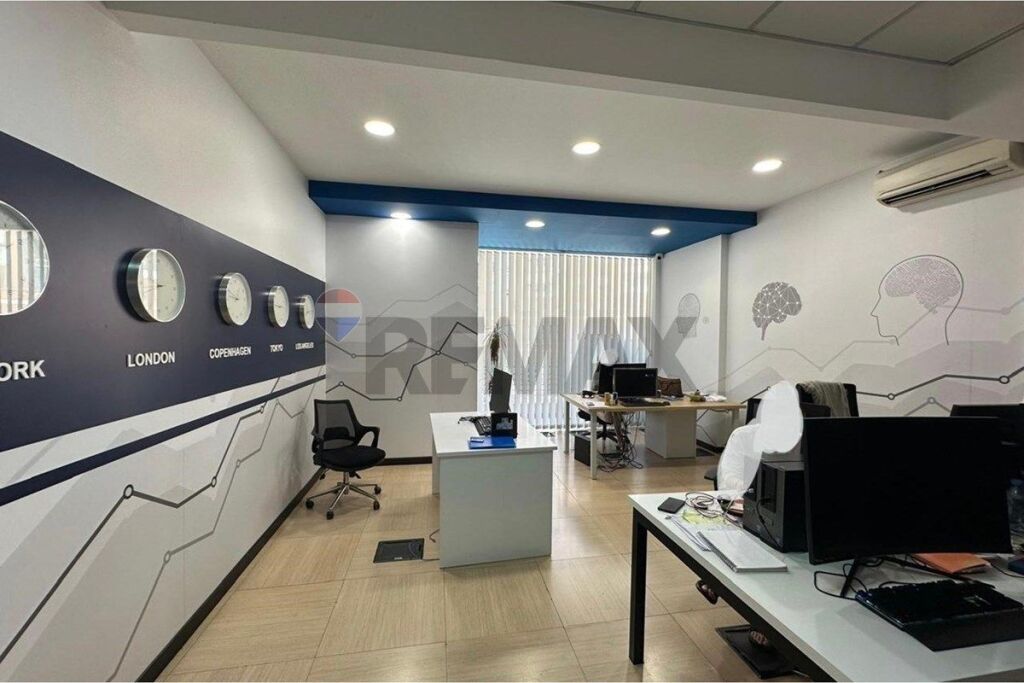 Office for rent in Kompleksi Delijorgji, Tirana, 530 m². Photo 2 of 3