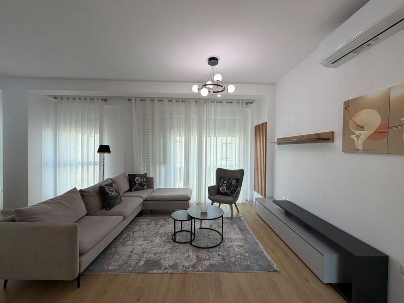 Villa in affitto a Tirana, 200 m². Foto 2 di 12