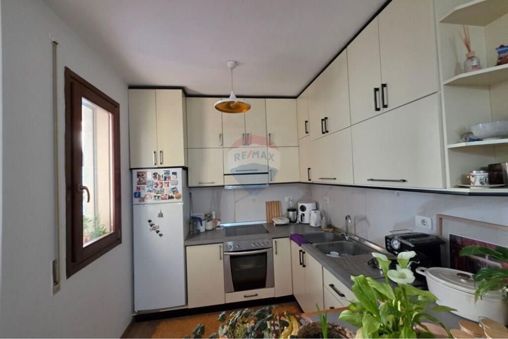 Apartament në shitje në Kopshti Botanik i Tiranës, Tiranë, 72 m². Foto 2 nga 3