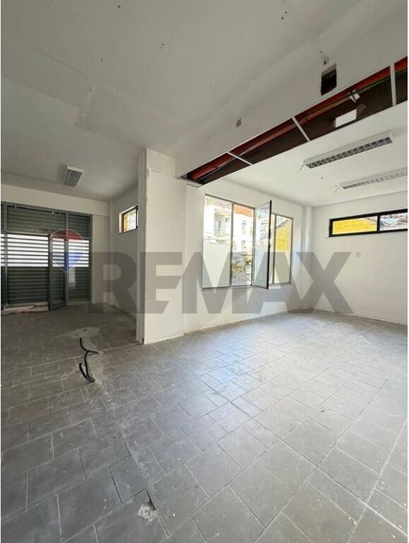 Shop for rent in Rruga Him Kolli, Tirana, 410 m². Photo 2 of 3