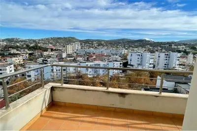 Apartament 2+1 me qera në Rruga Demokracia, Vlorë, 90 m². Foto 10 nga 10