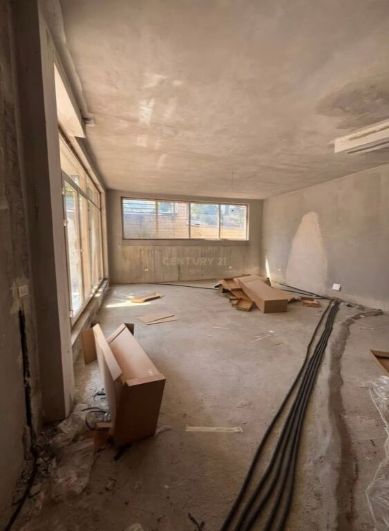 Shop for sale in Fresku, Tirana, 79 m². Photo 2 of 3