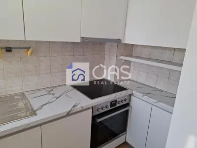 Apartament 1+1 me qera në Stacioni i Trenit, Tiranë, 60 m². Foto 2 nga 9