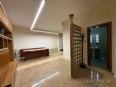 Zyrë me qera në Rruga Papa Gjon Pali II, Tiranë, 200 m². Foto 5 nga 8