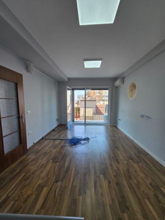 Ufficio in affitto a 21 Dhjetori, Tirana, 145 m²