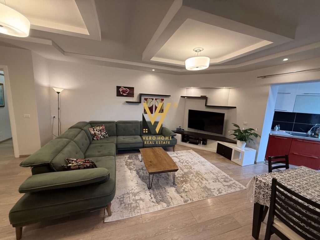 Apartament 2+1 në shitje në Komuna e Parisit, Tiranë, 90 m². Foto 1 nga 3