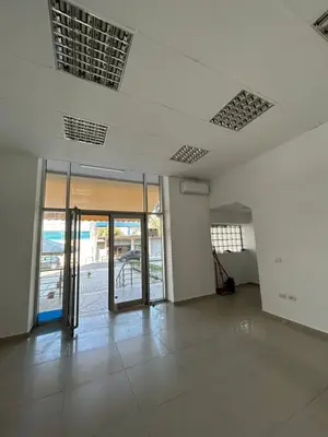 Dyqan me qera në Transballkanike, Vlorë, 33 m². Foto 3 nga 8