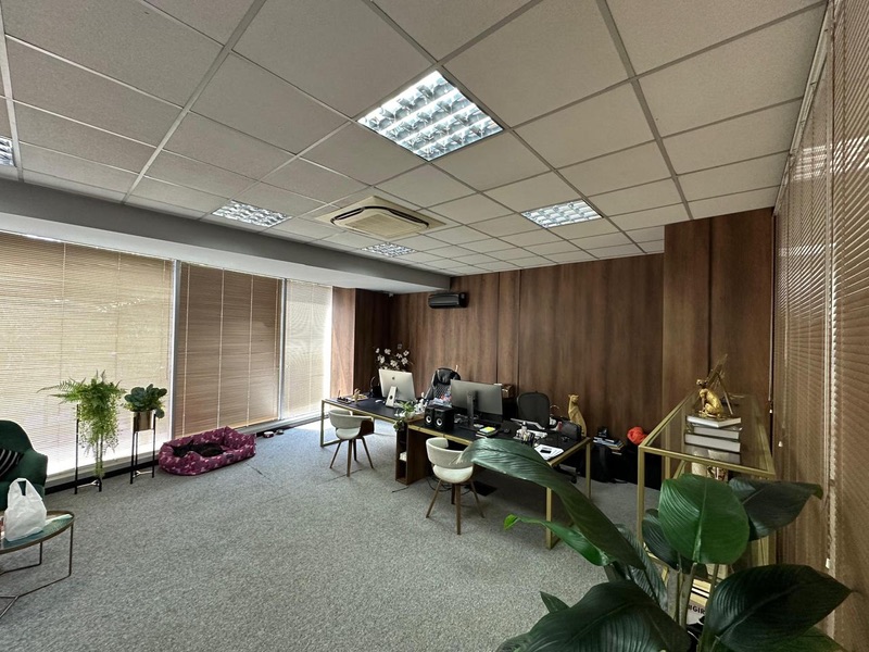 Ufficio in affitto a Kompleksi Delijorgji, Tirana, 530 m²