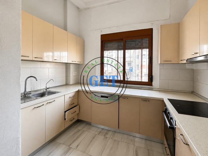 Appartamento 3+1 in affitto a Qendra Tregtare Blue Star, Durazzo, 100 m²