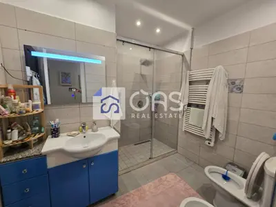 Apartament 3+1 me qera në Pazari i Ri, Tiranë, 100 m². Foto 6 nga 6