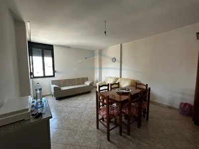 Apartament 2+1 me qera në Rruga Mujo Ulqinaku, Durrës, 92 m². Foto 6 nga 7